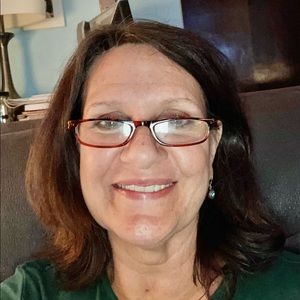 Meet your Posher, Suzanne